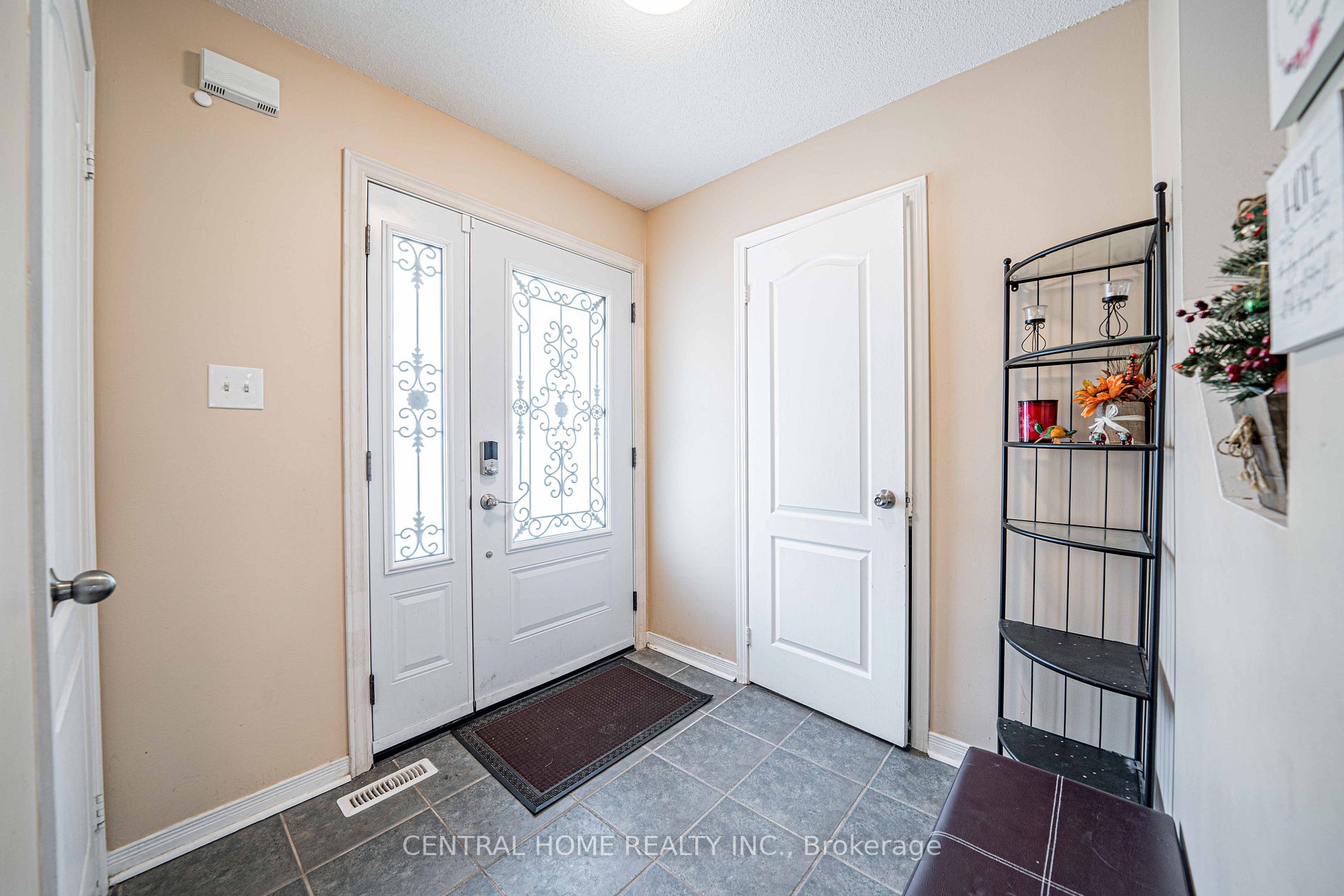 90 Tideland Dr