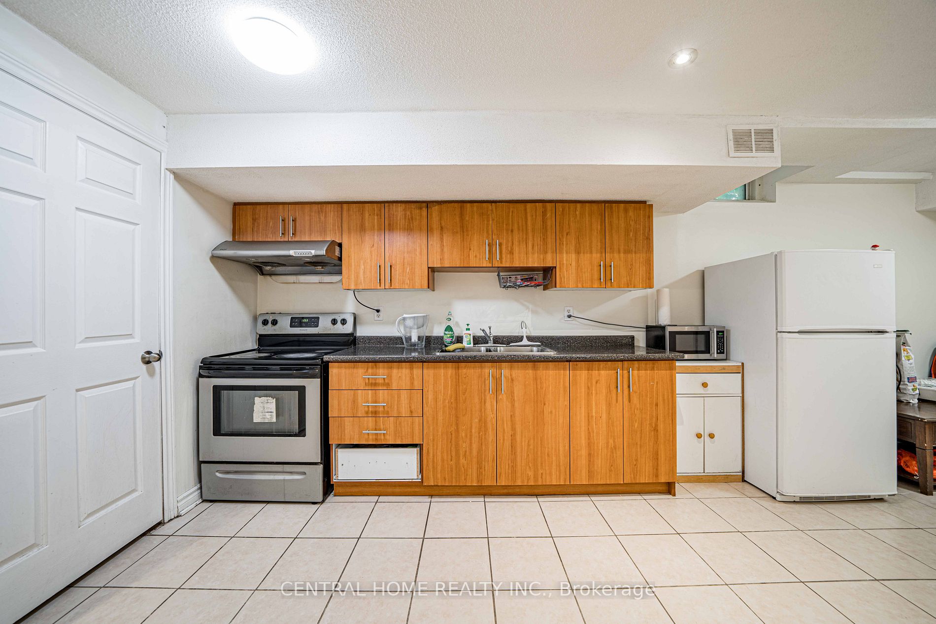 90 Tideland Dr