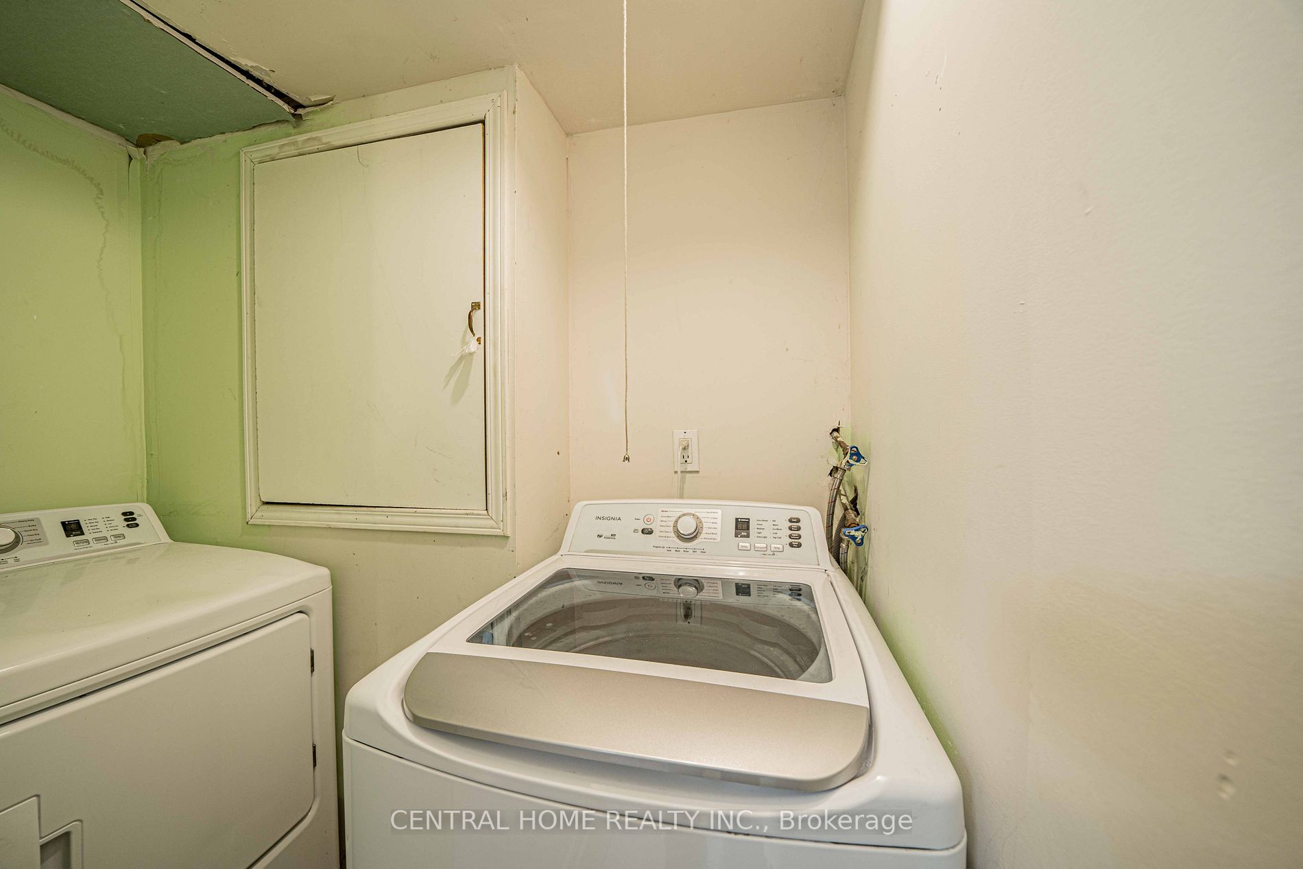 90 Tideland Dr