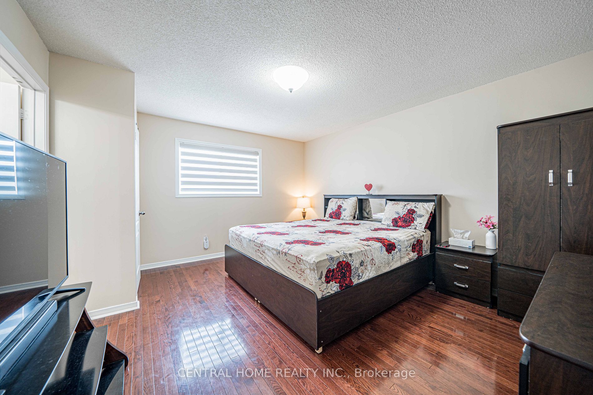 90 Tideland Dr