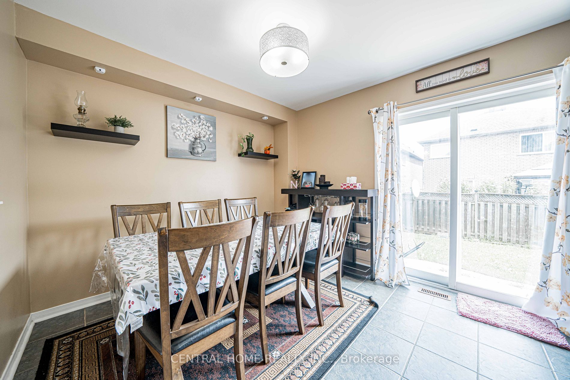 90 Tideland Dr