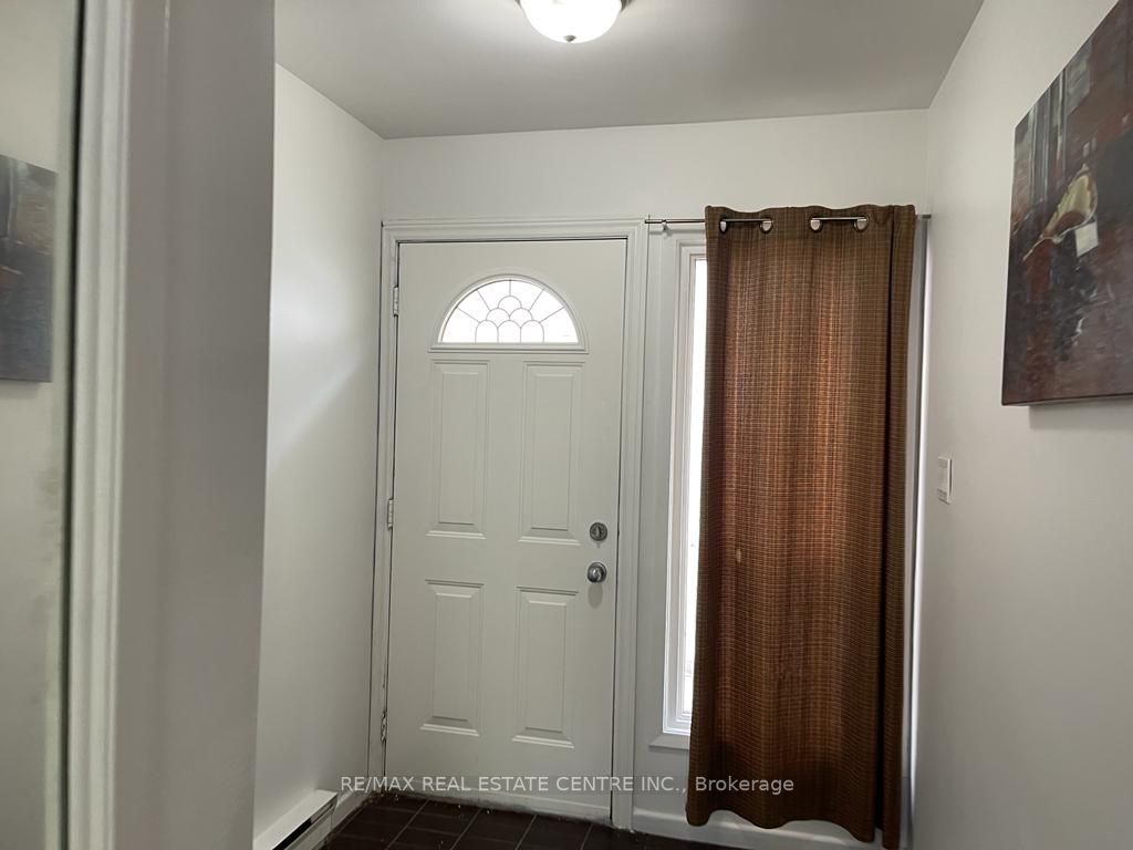3274 Mississsauga Rd