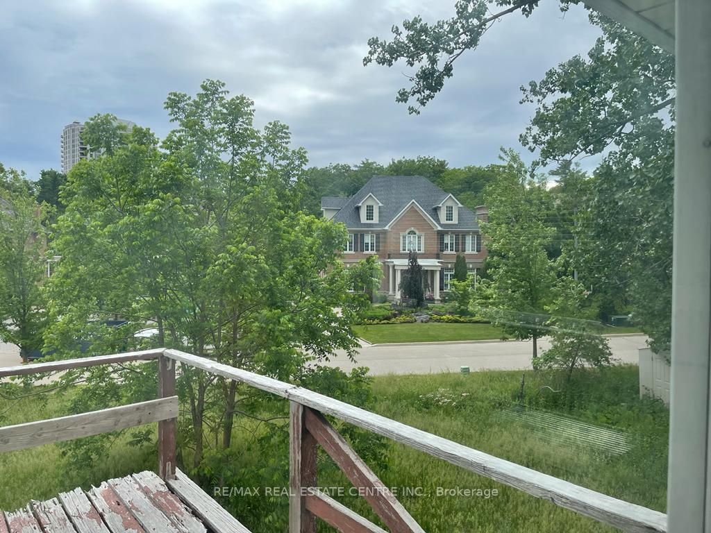 3274 Mississsauga Rd