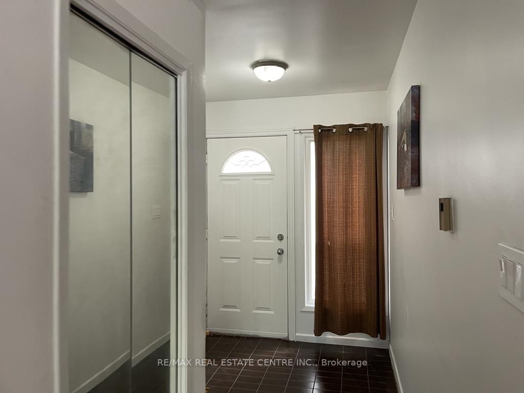3274 Mississsauga Rd
