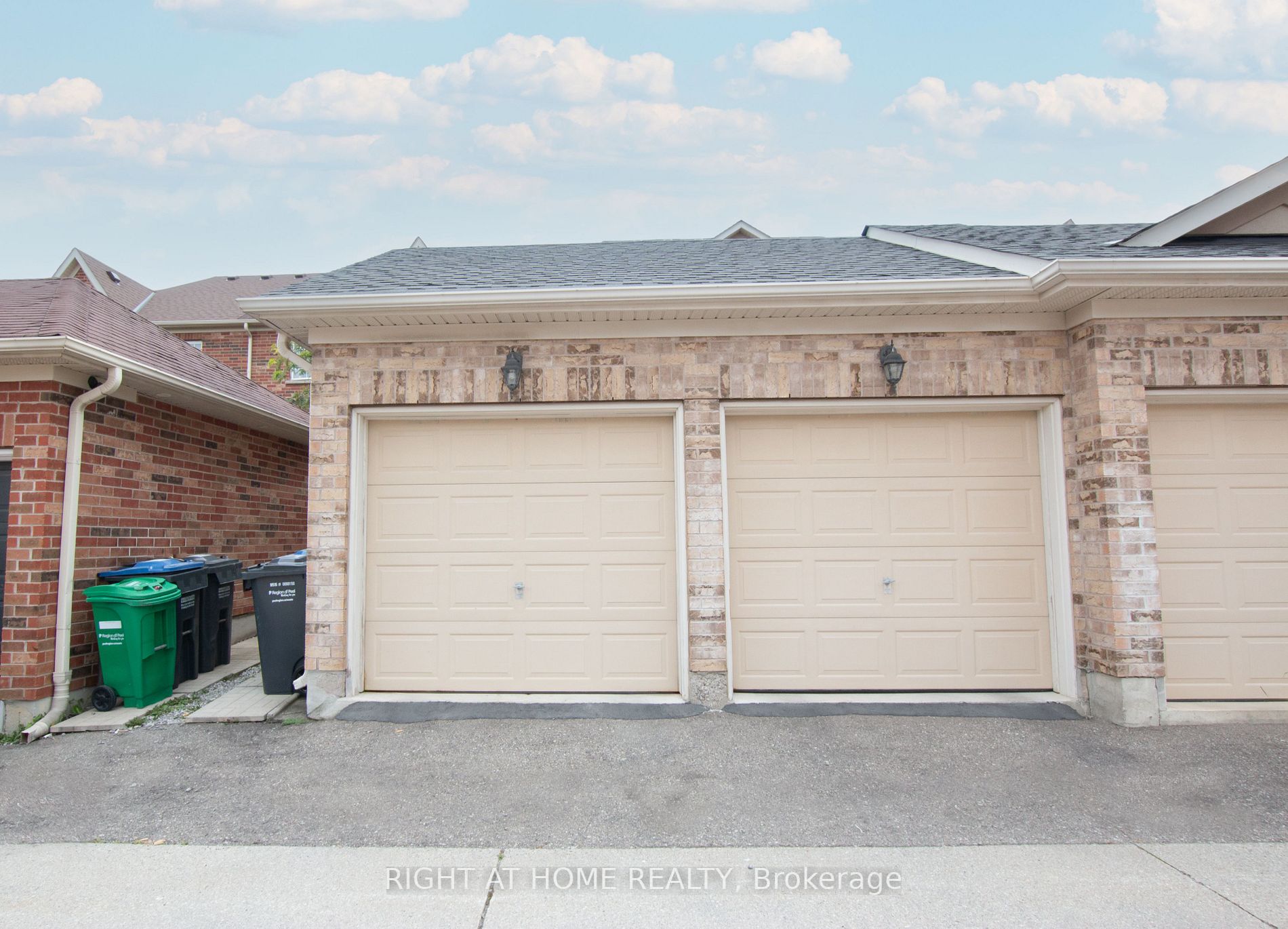 3929 Eglinton Ave W