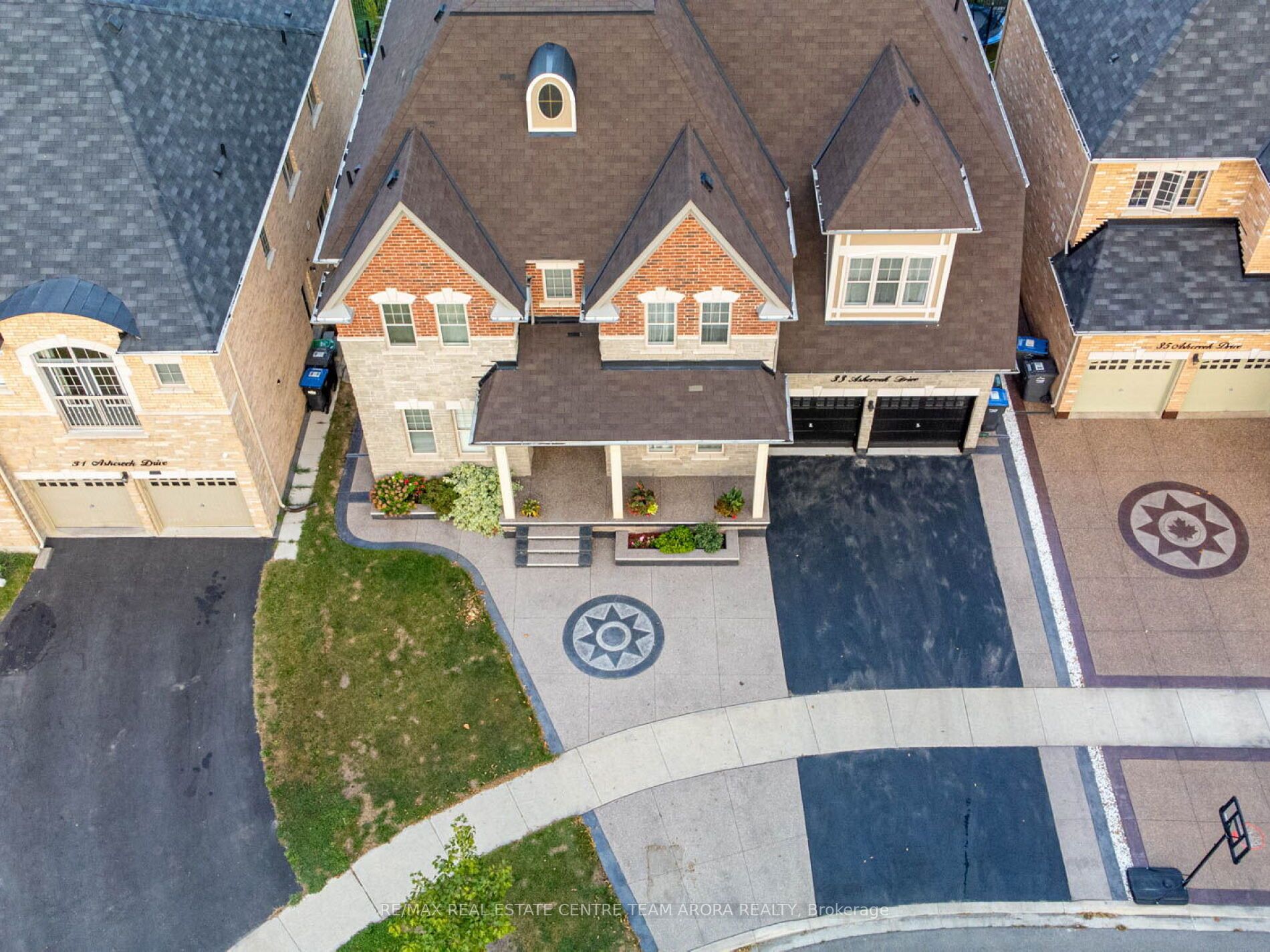 33 Ashcreek Dr