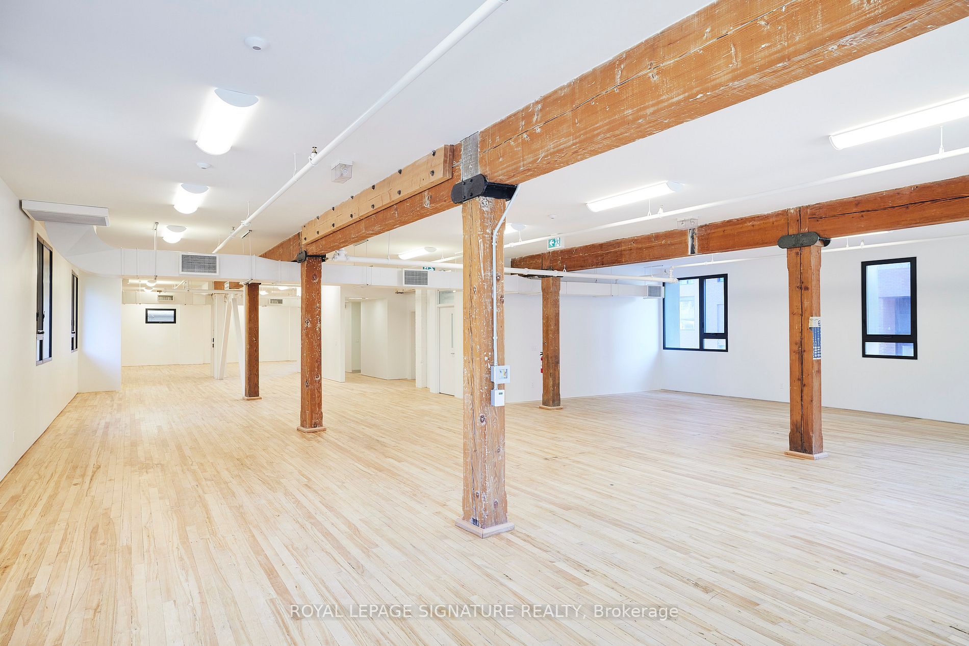 2738 Dundas St W, #Main
