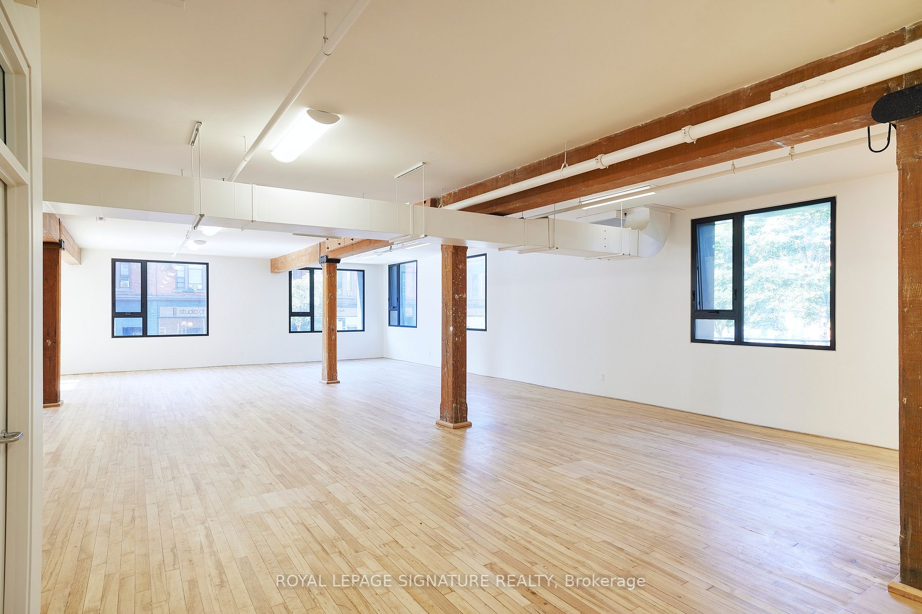 2738 Dundas St W, #Main