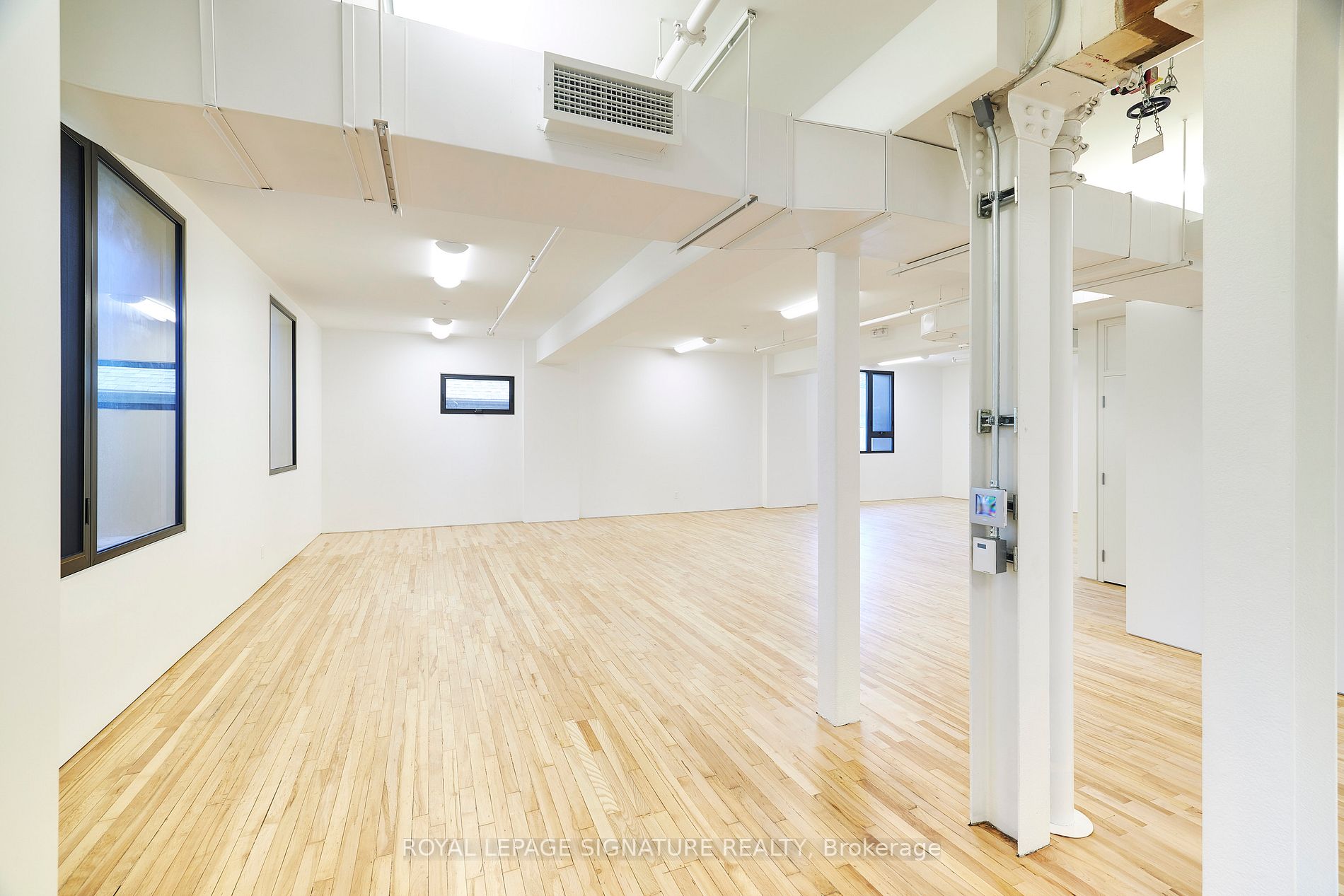 2738 Dundas St W, #Main