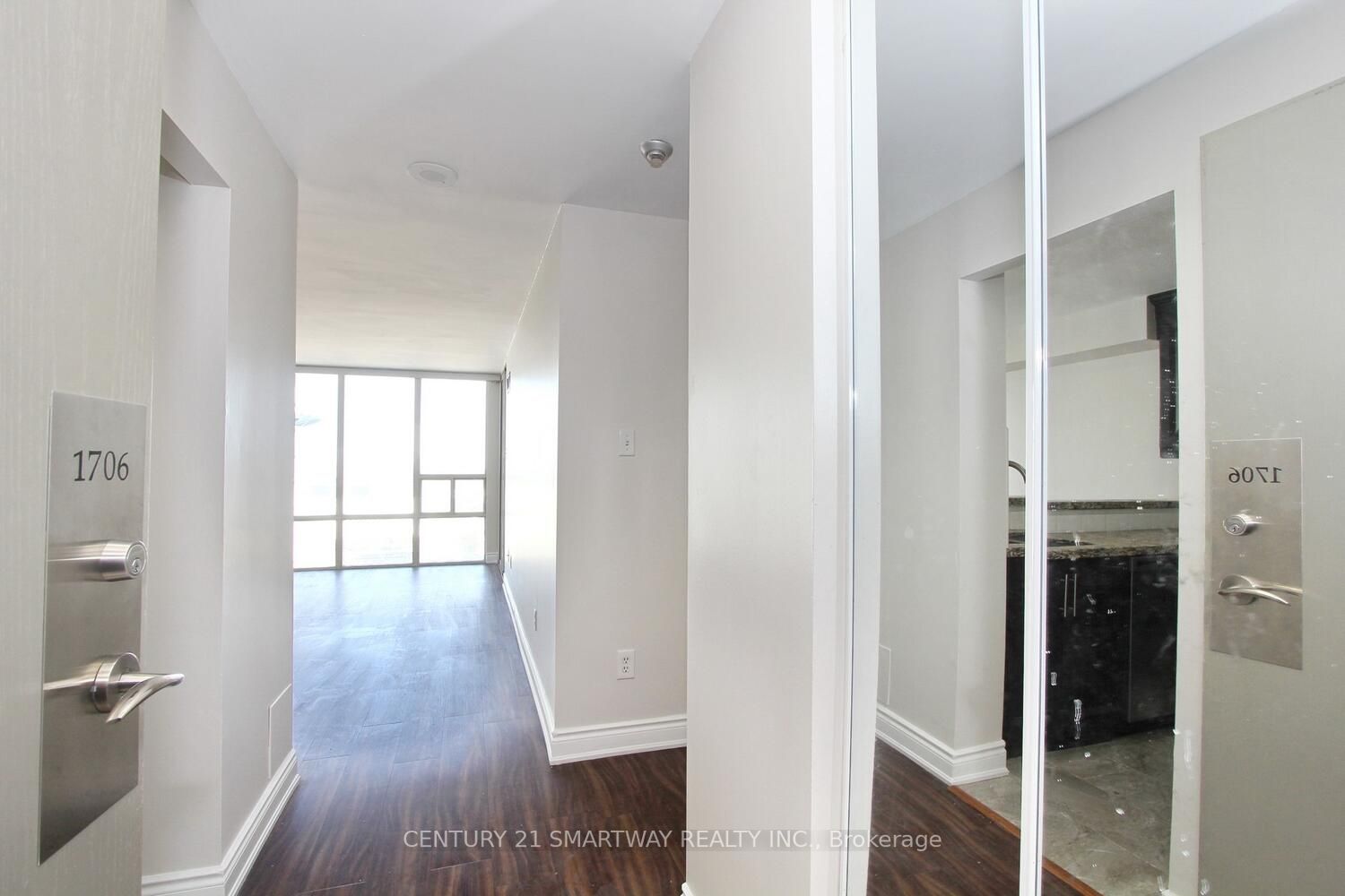 330 Rathburn Road W #1706