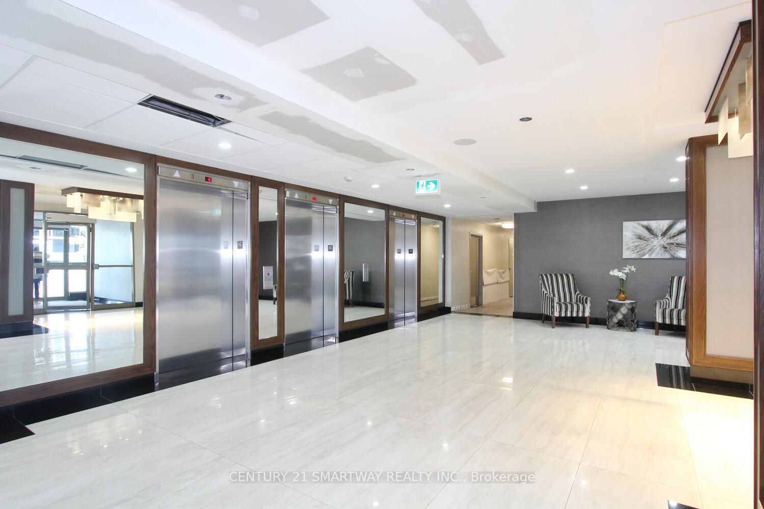 330 Rathburn Road W #1706