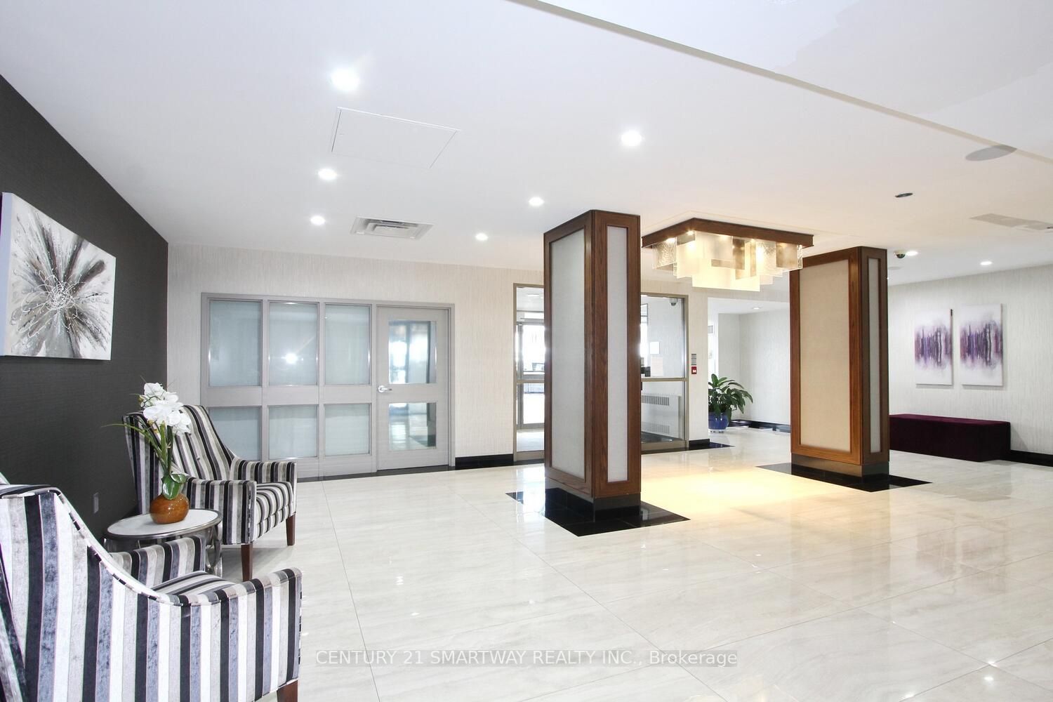 330 Rathburn Road W #1706