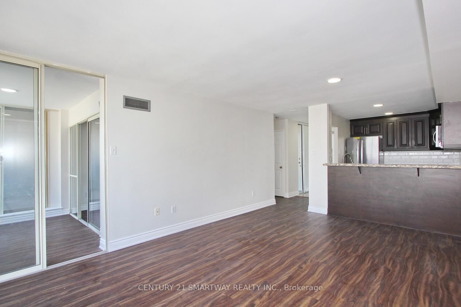 330 Rathburn Road W #1706