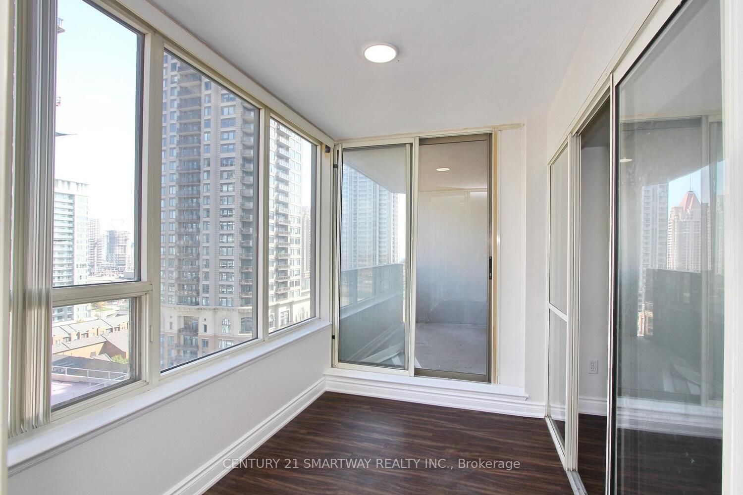 330 Rathburn Road W #1706