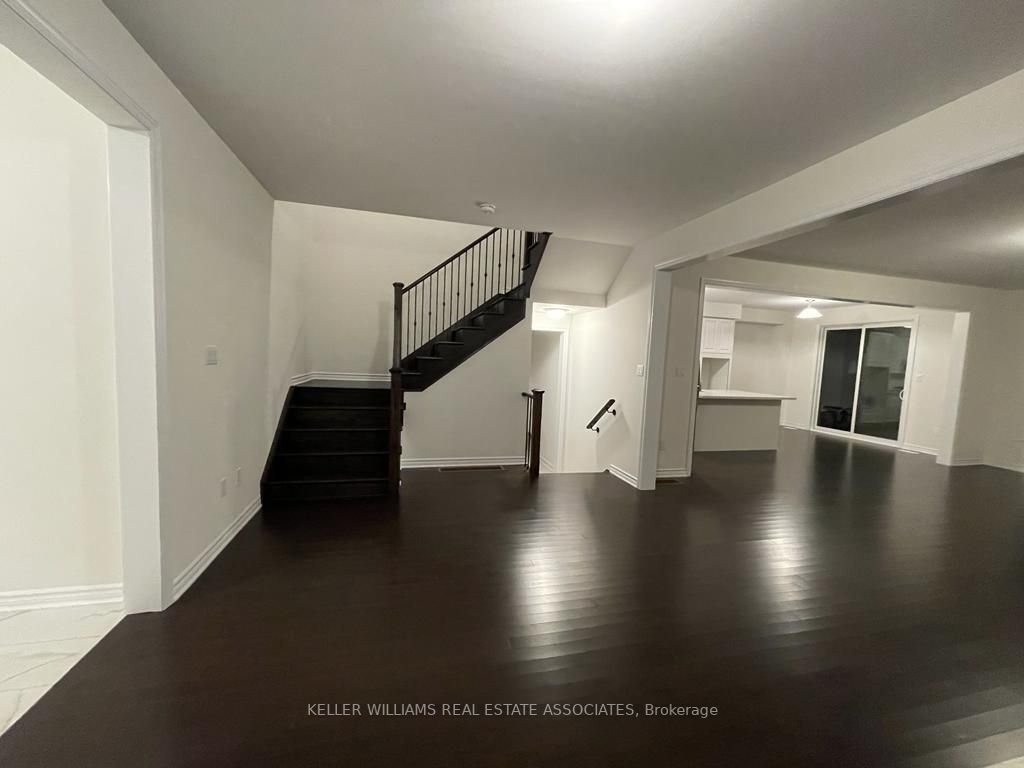2 Tweedhill Ave