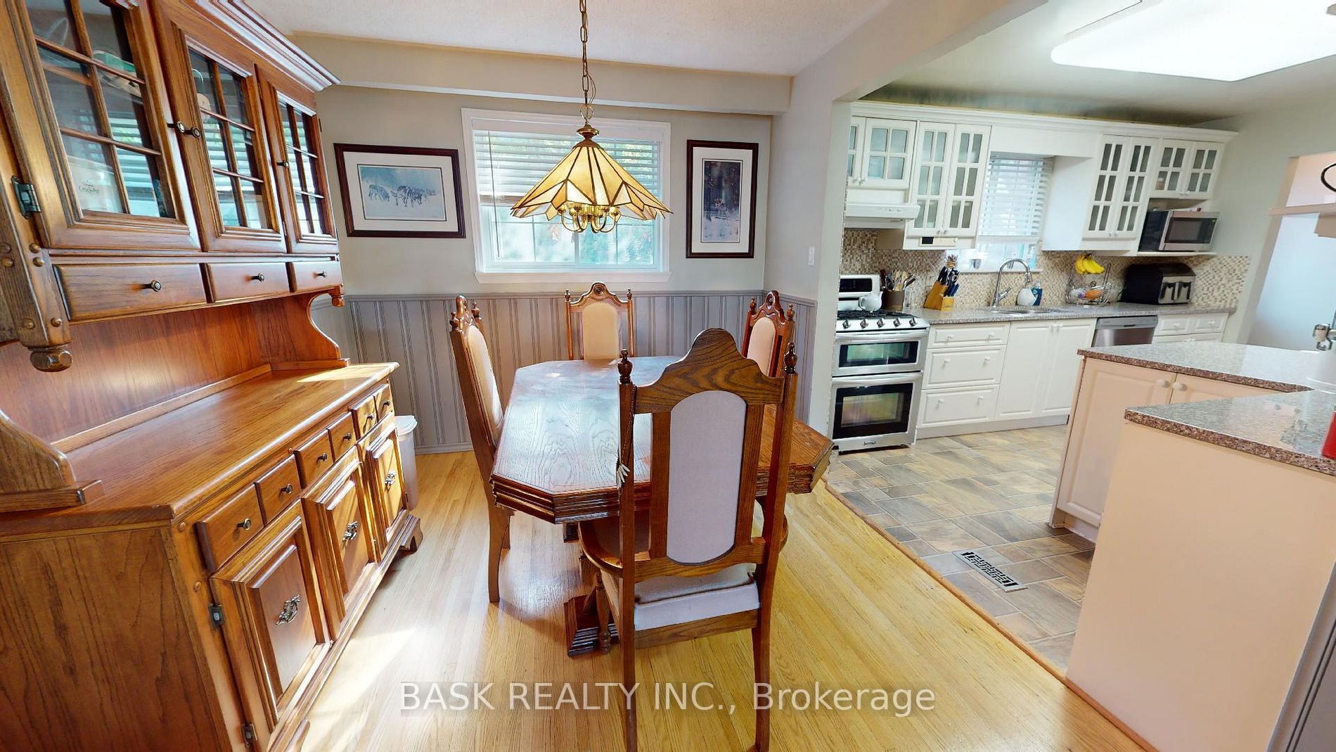 1 Geneva Crescent