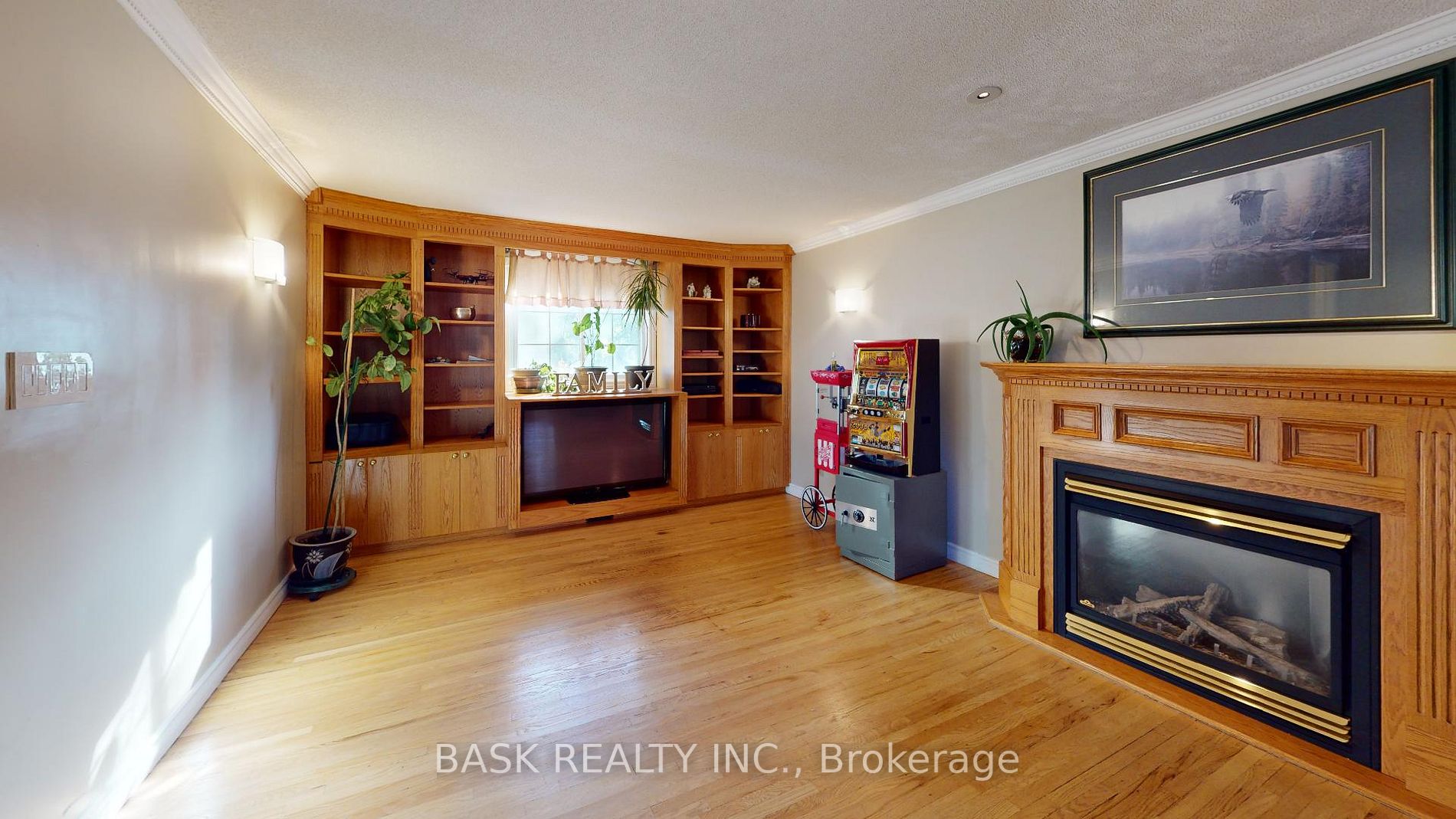 1 Geneva Crescent