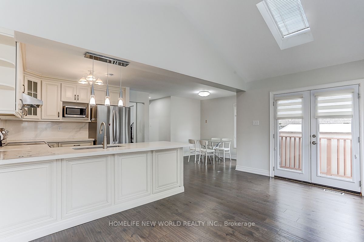 2844 Galleon Cres