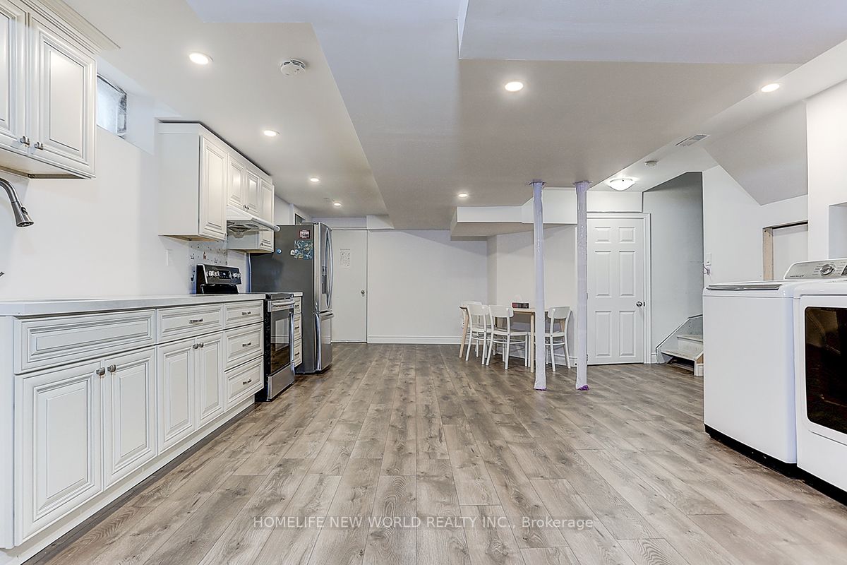 2844 Galleon Cres
