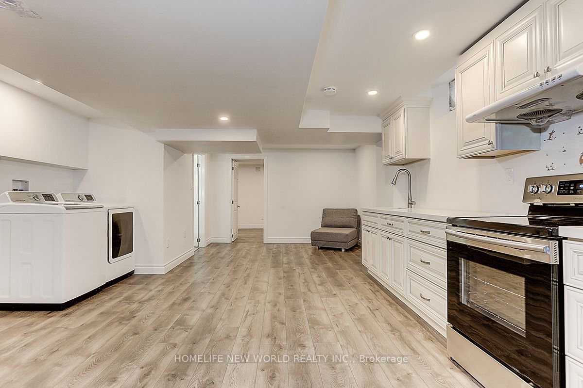 2844 Galleon Cres