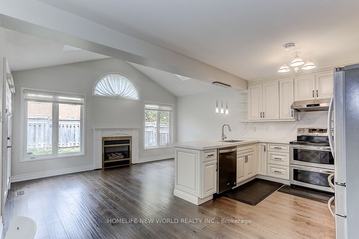 2844 Galleon Cres