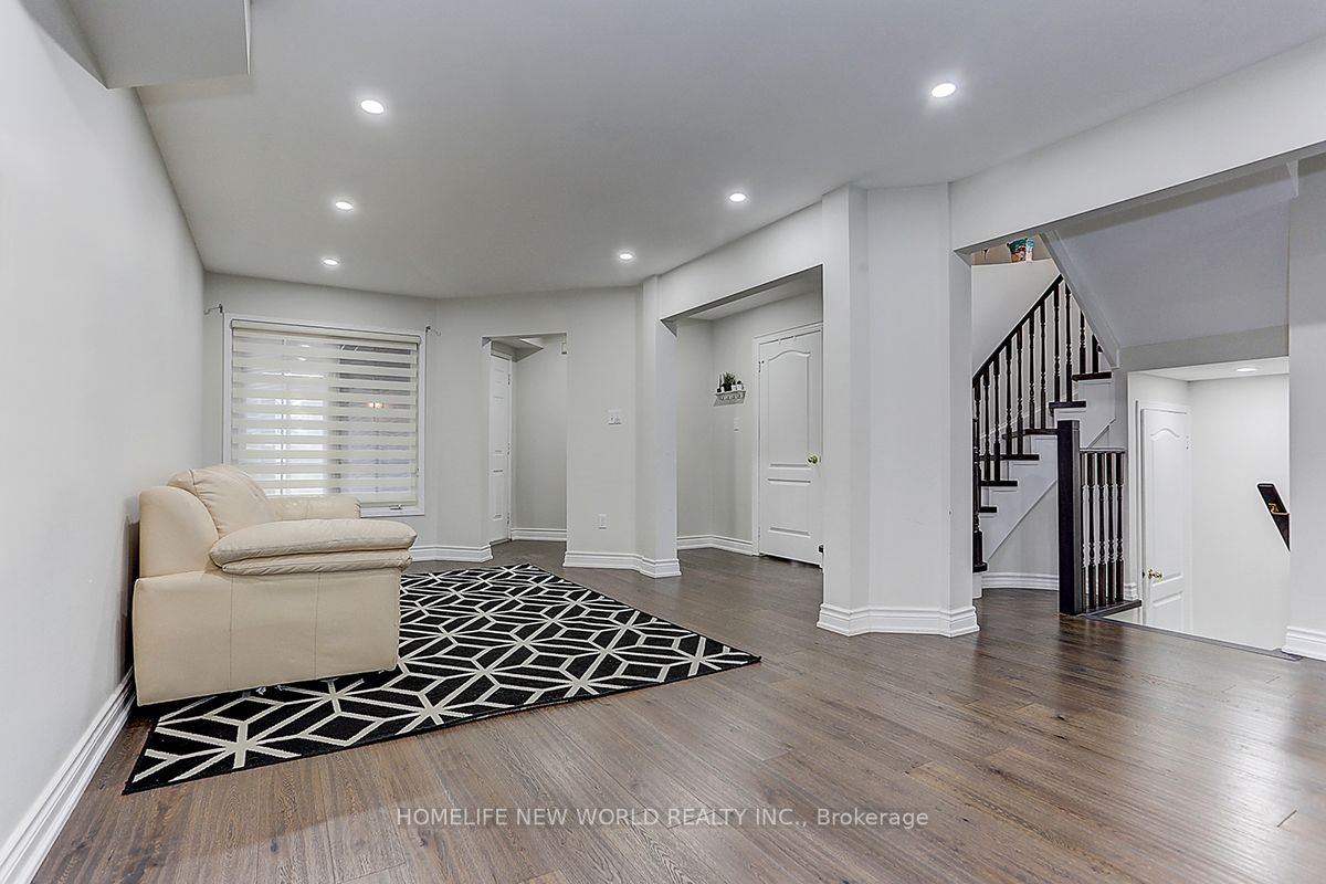 2844 Galleon Cres