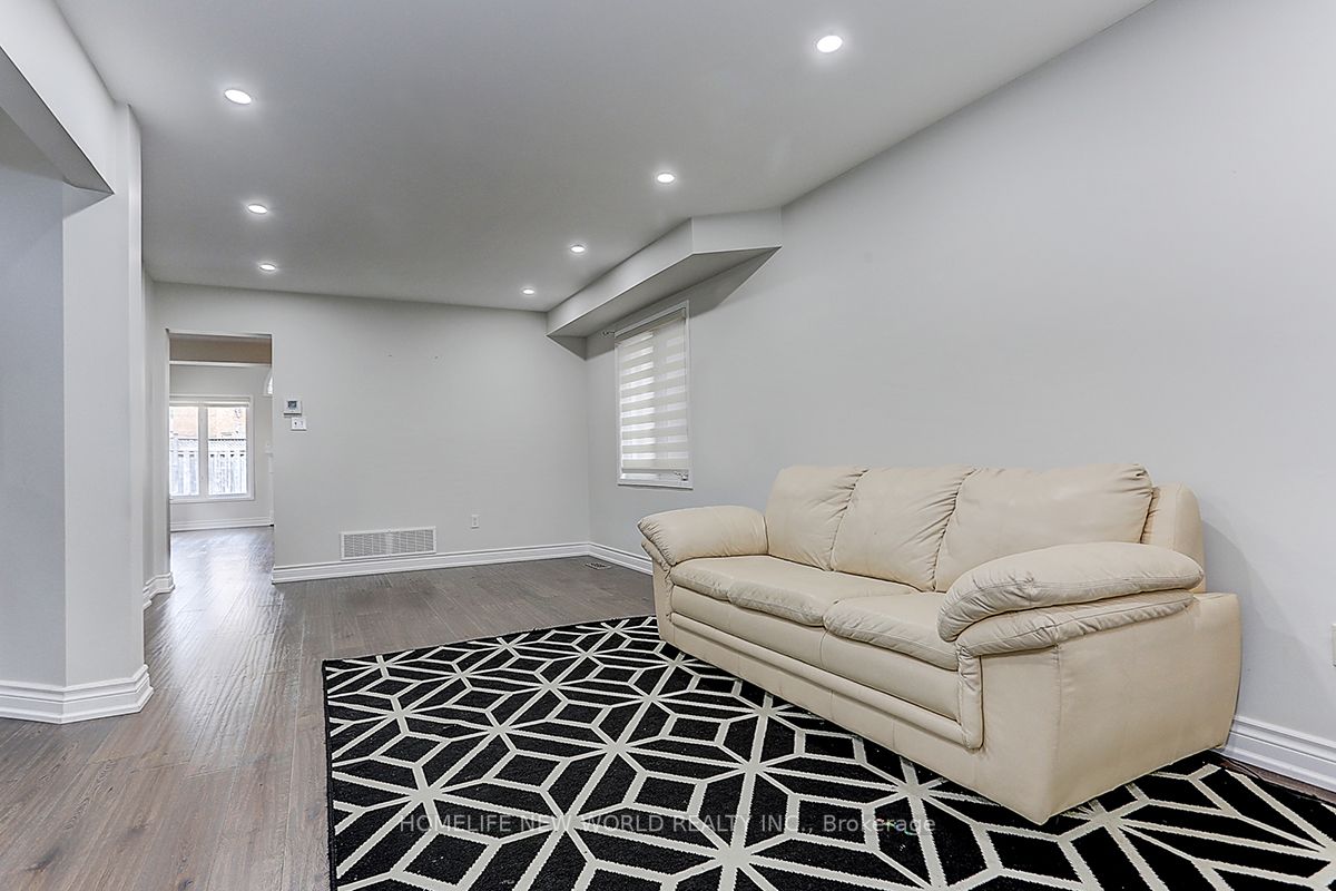 2844 Galleon Cres