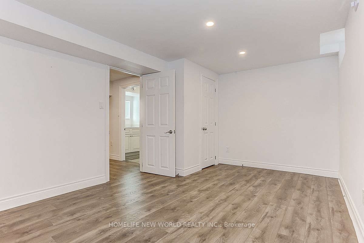 2844 Galleon Cres