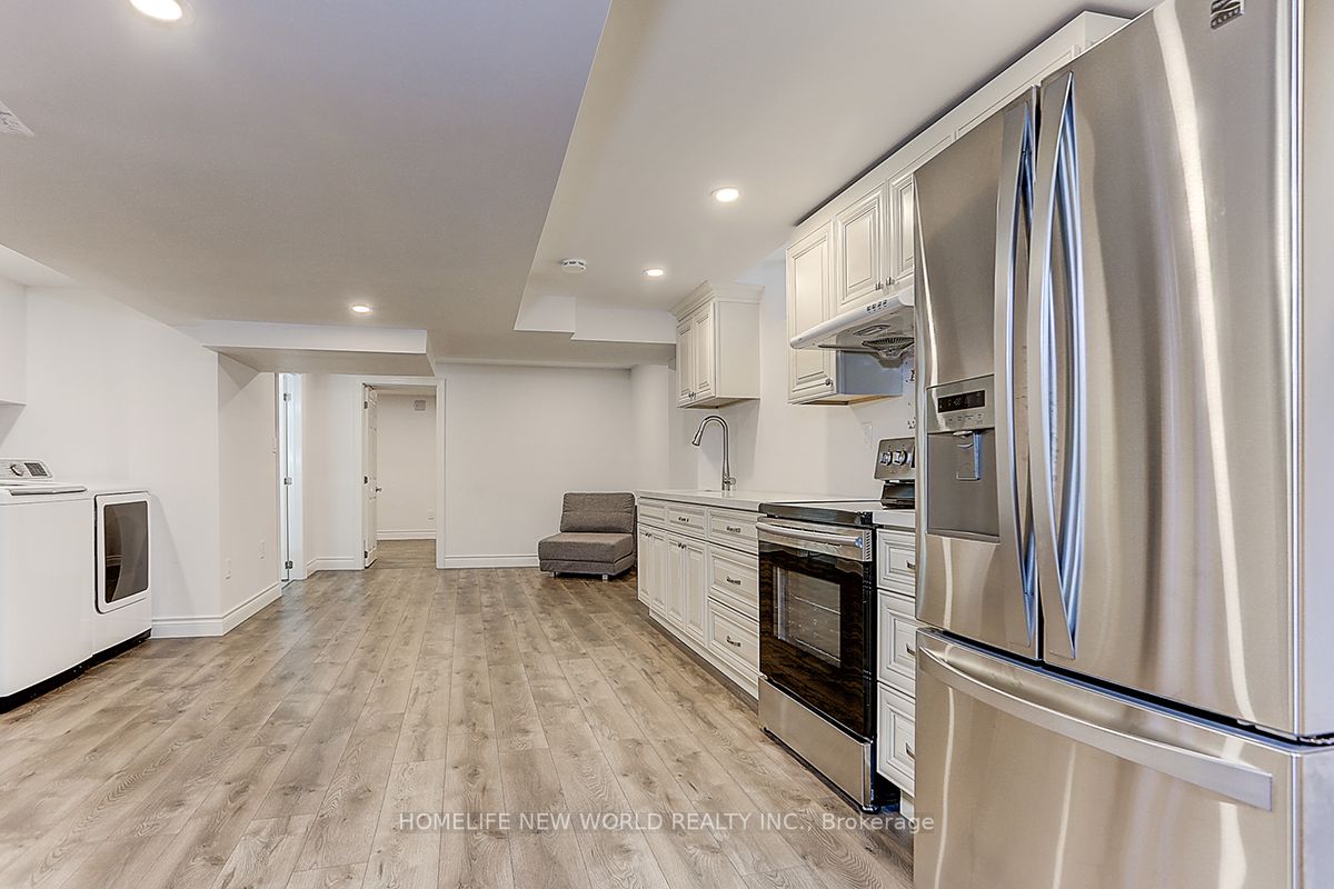 2844 Galleon Cres