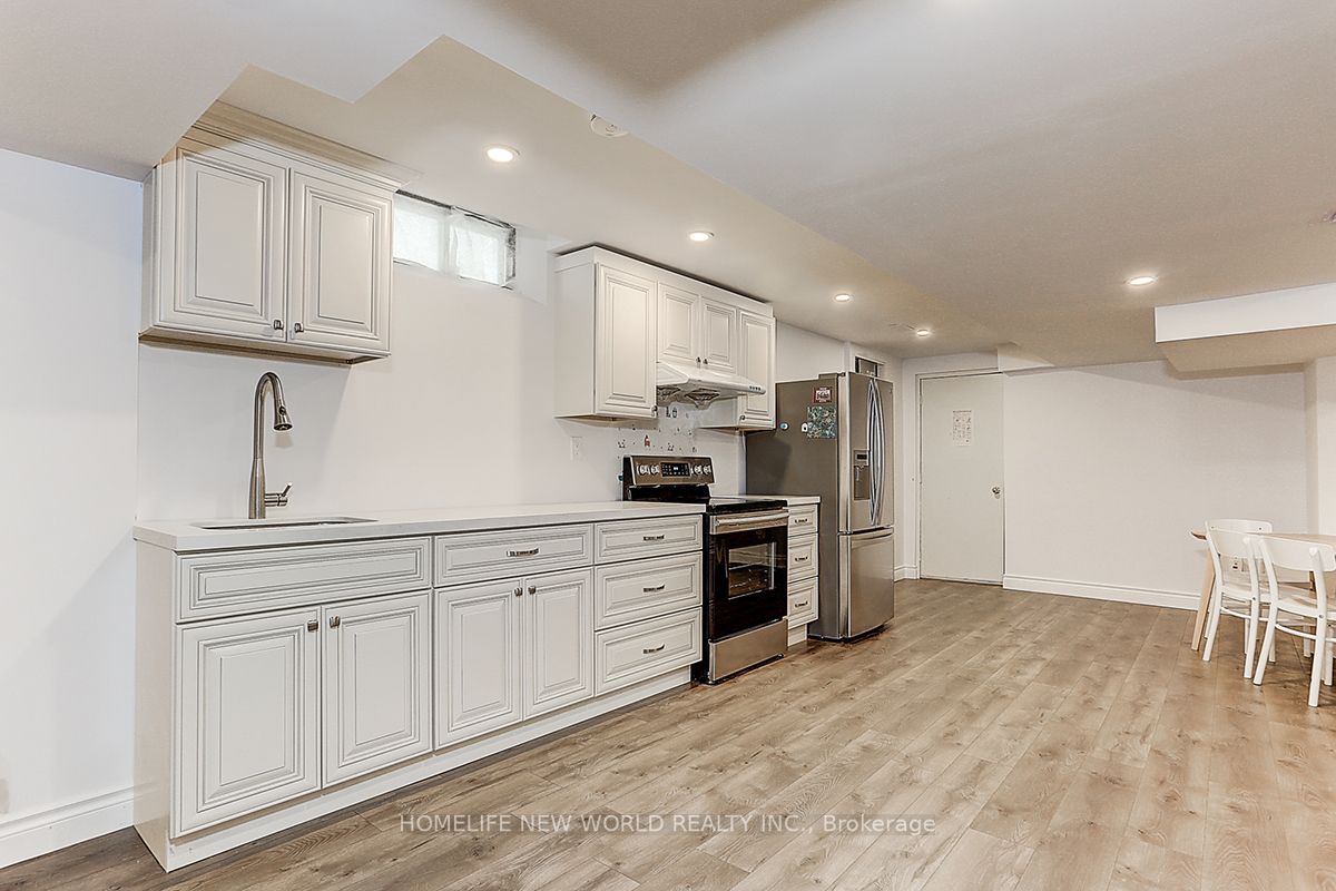 2844 Galleon Cres