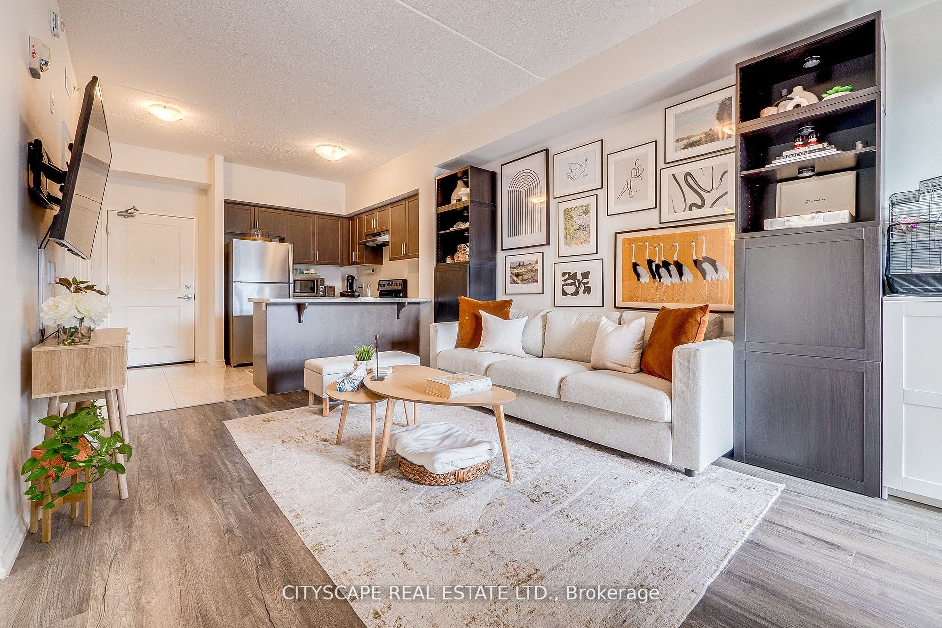 640 Sauve Street, #204