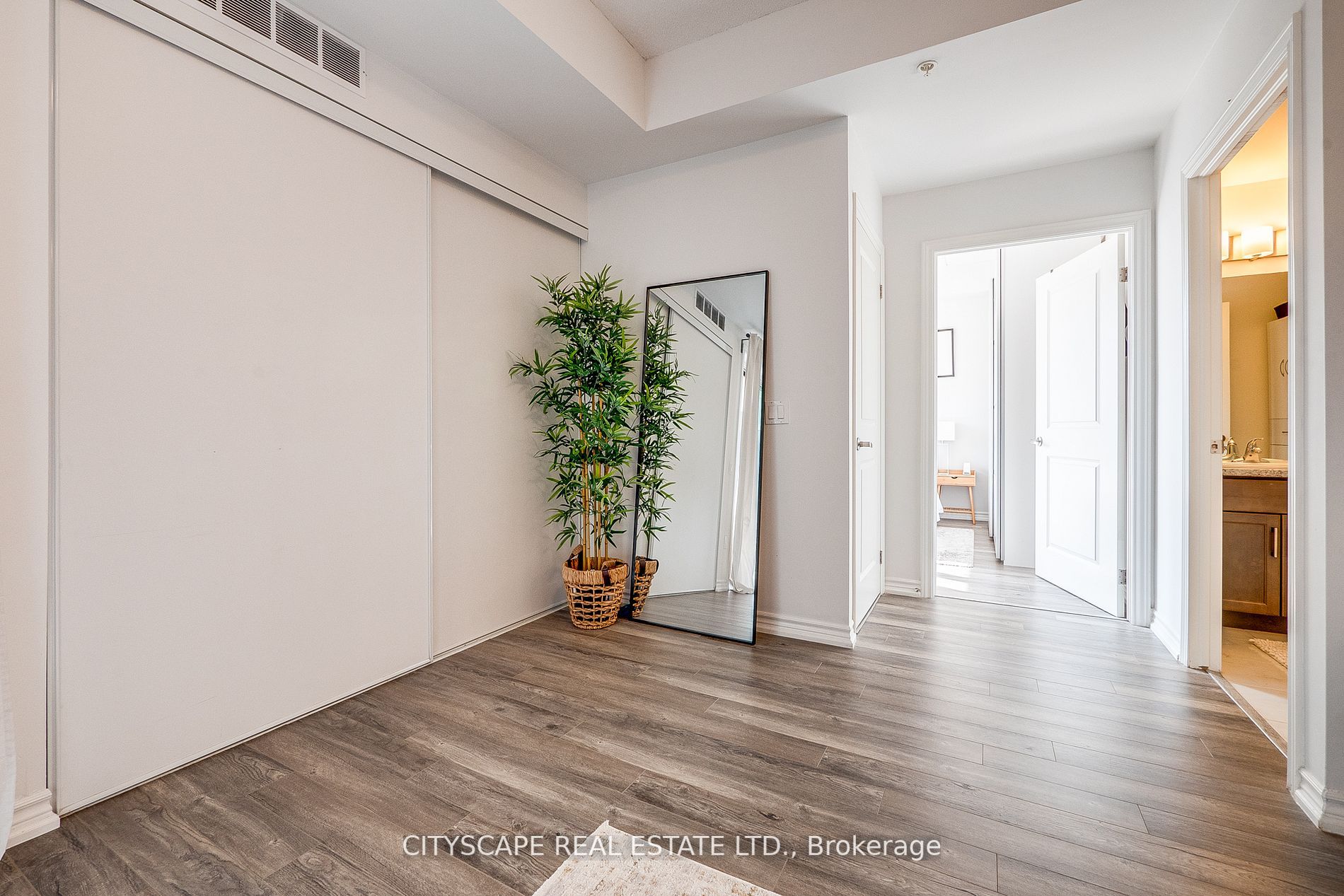 640 Sauve Street, #204