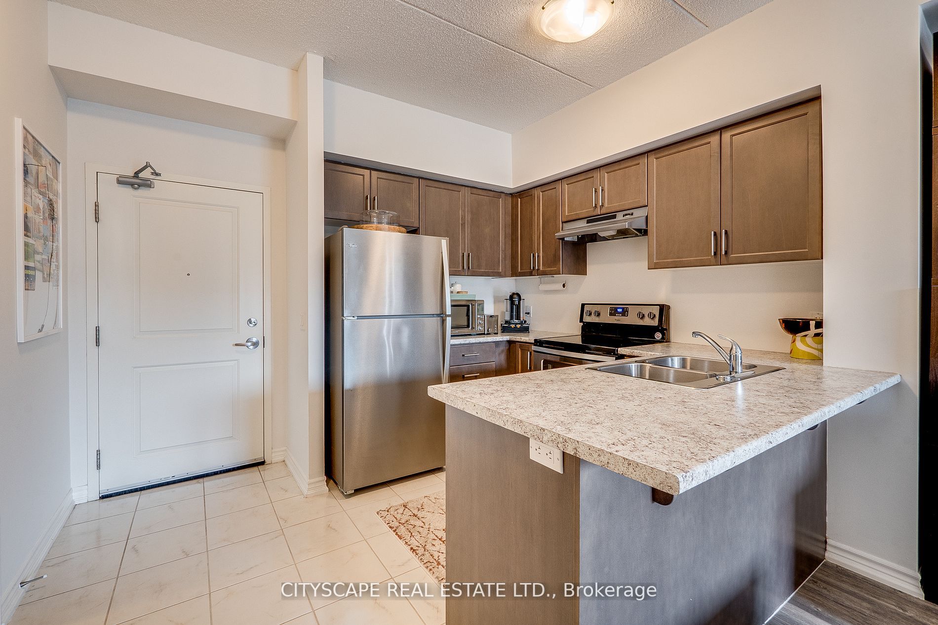 640 Sauve Street, #204