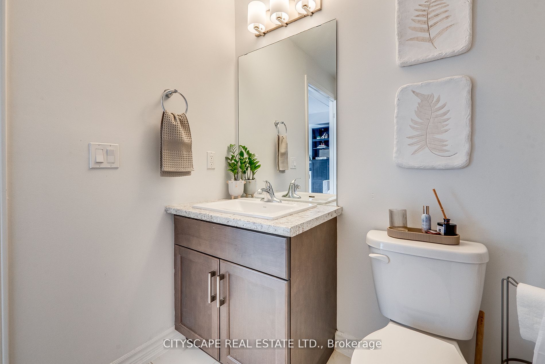 640 Sauve Street, #204