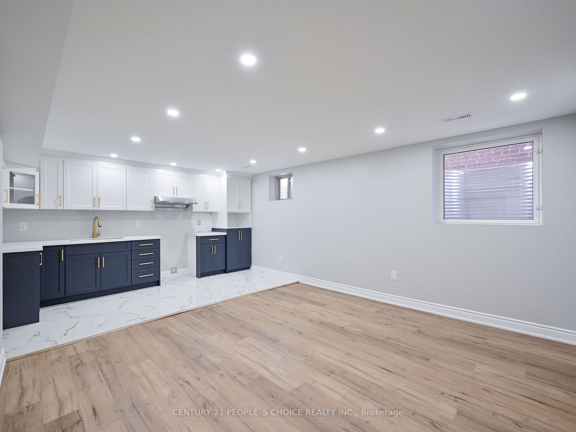 12 Junior Rd
