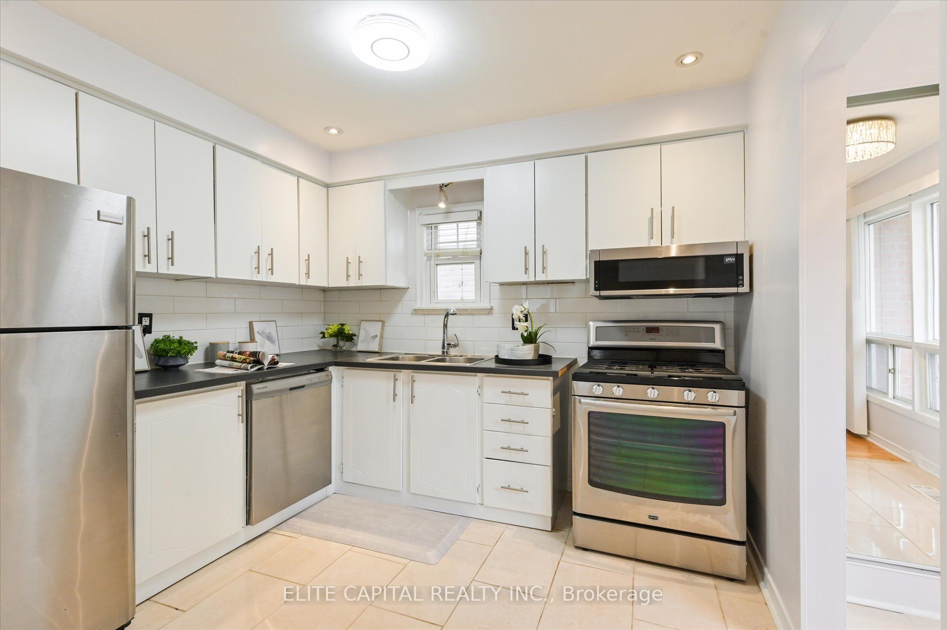 3105 Cantelon Cres