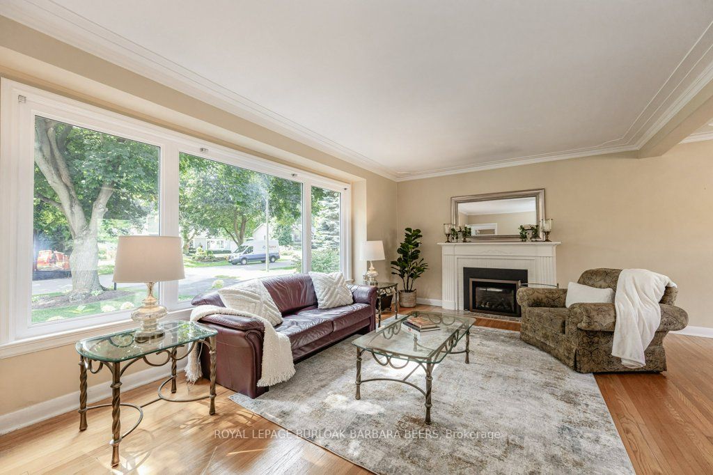 891 Kingsway Drive
