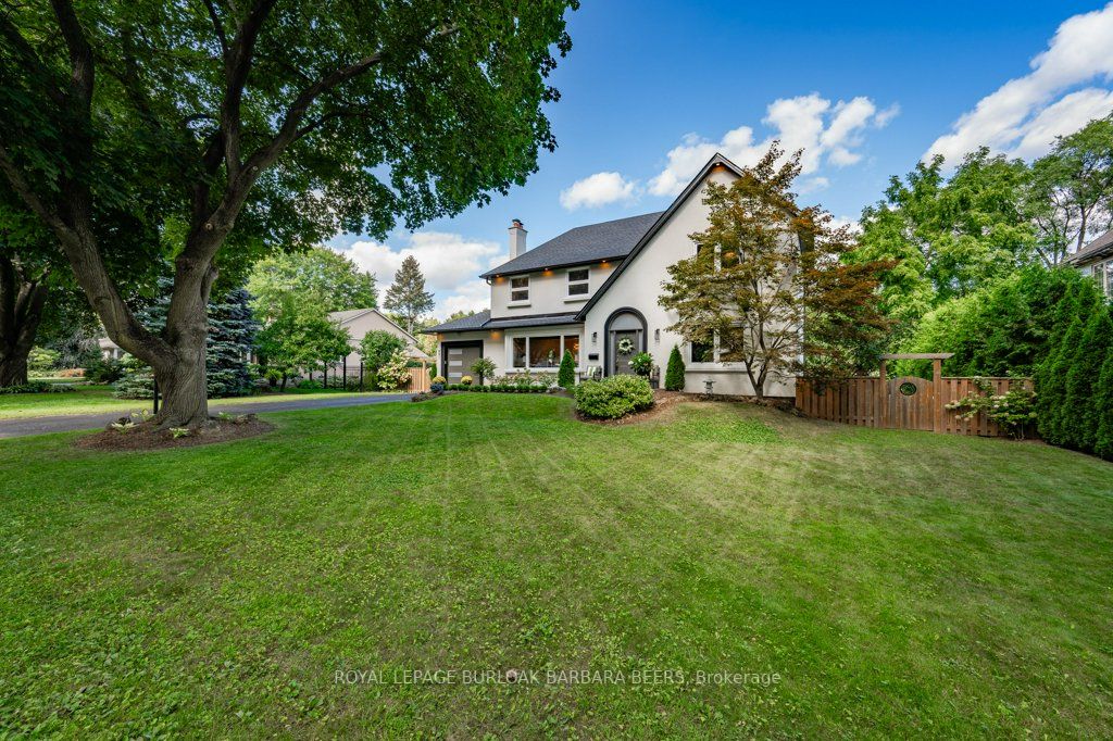 891 Kingsway Drive