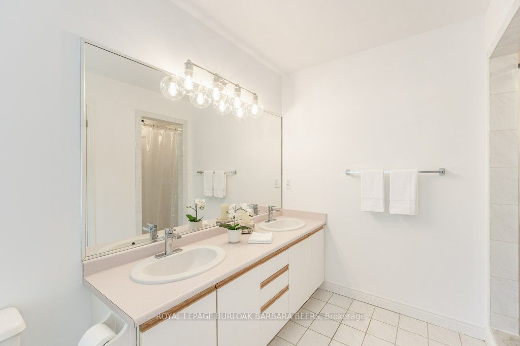891 Kingsway Drive