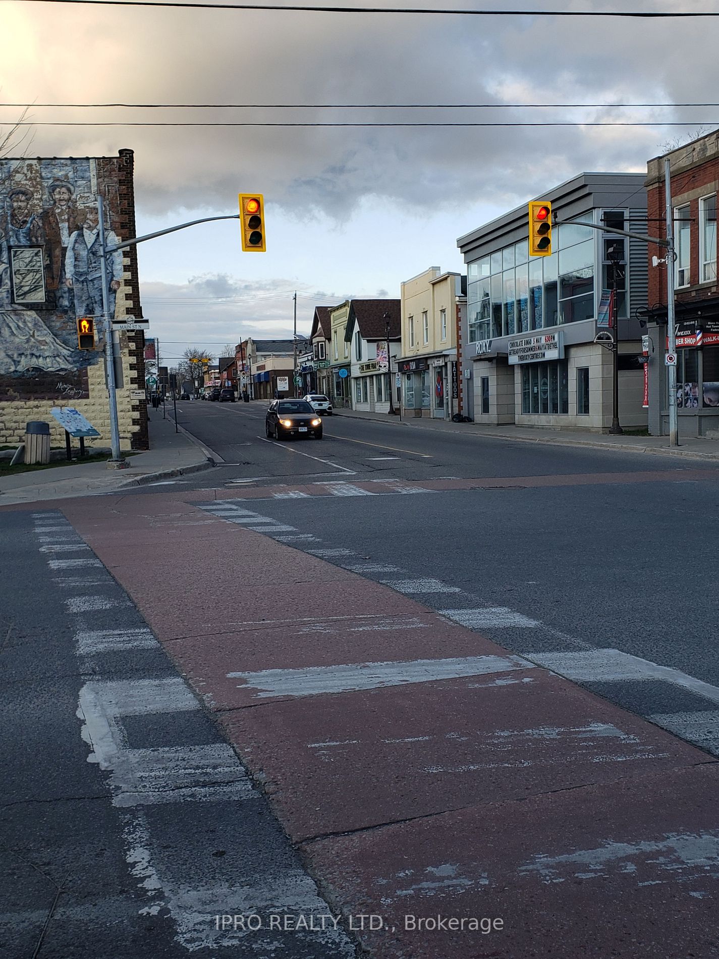 8 Main St N