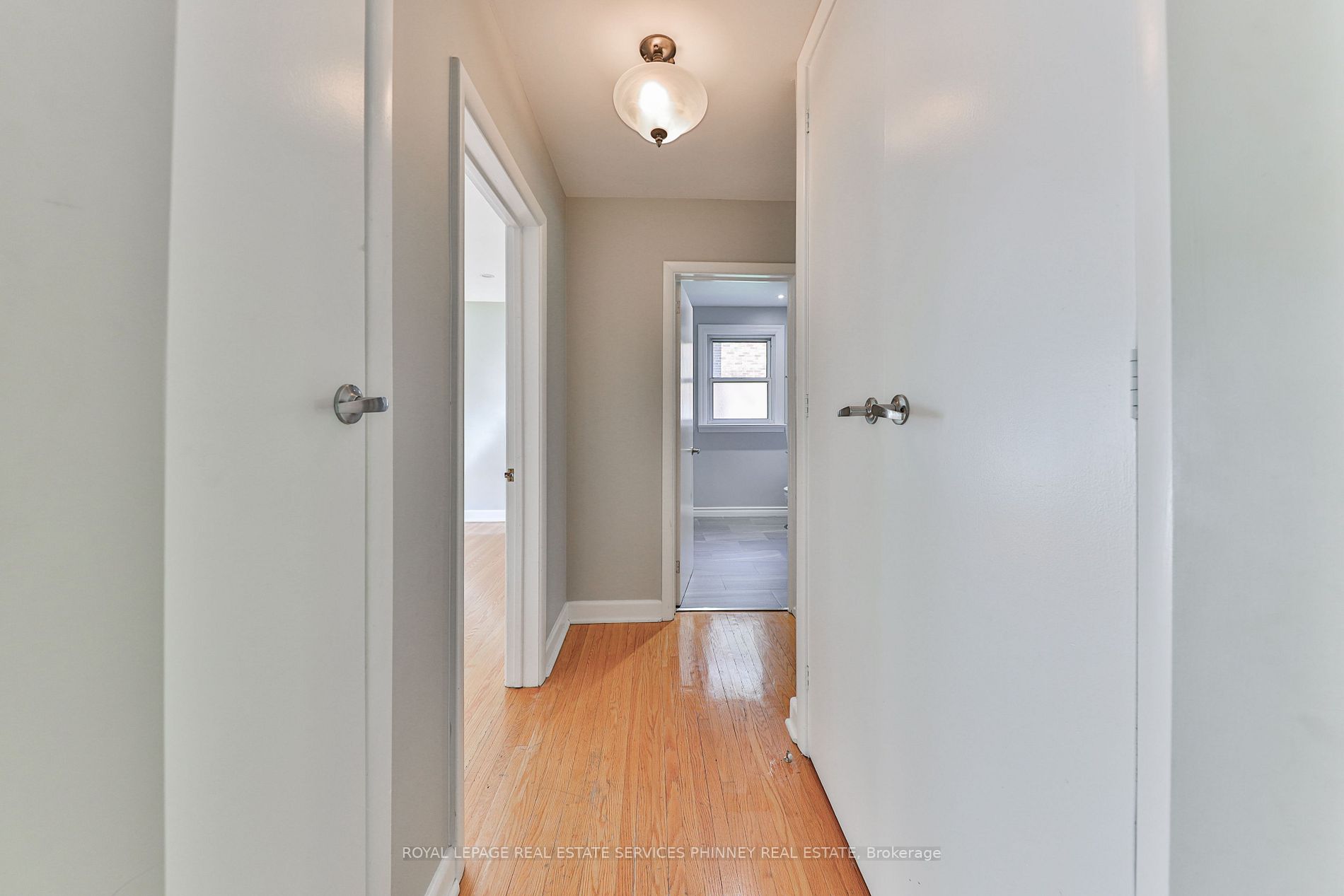 2105 Stonehouse Cres