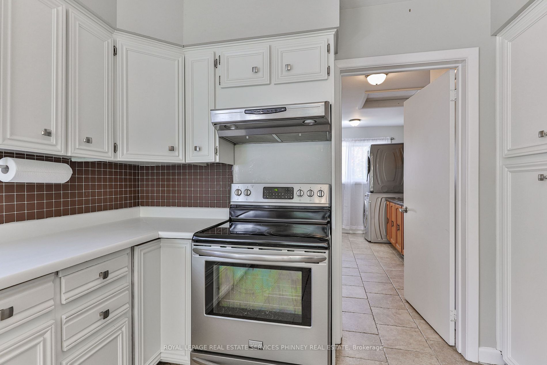 2105 Stonehouse Cres