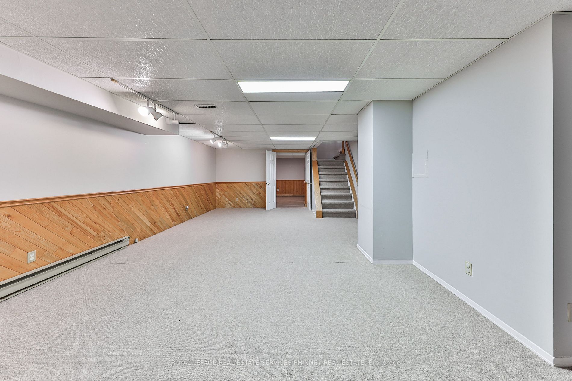 2105 Stonehouse Cres