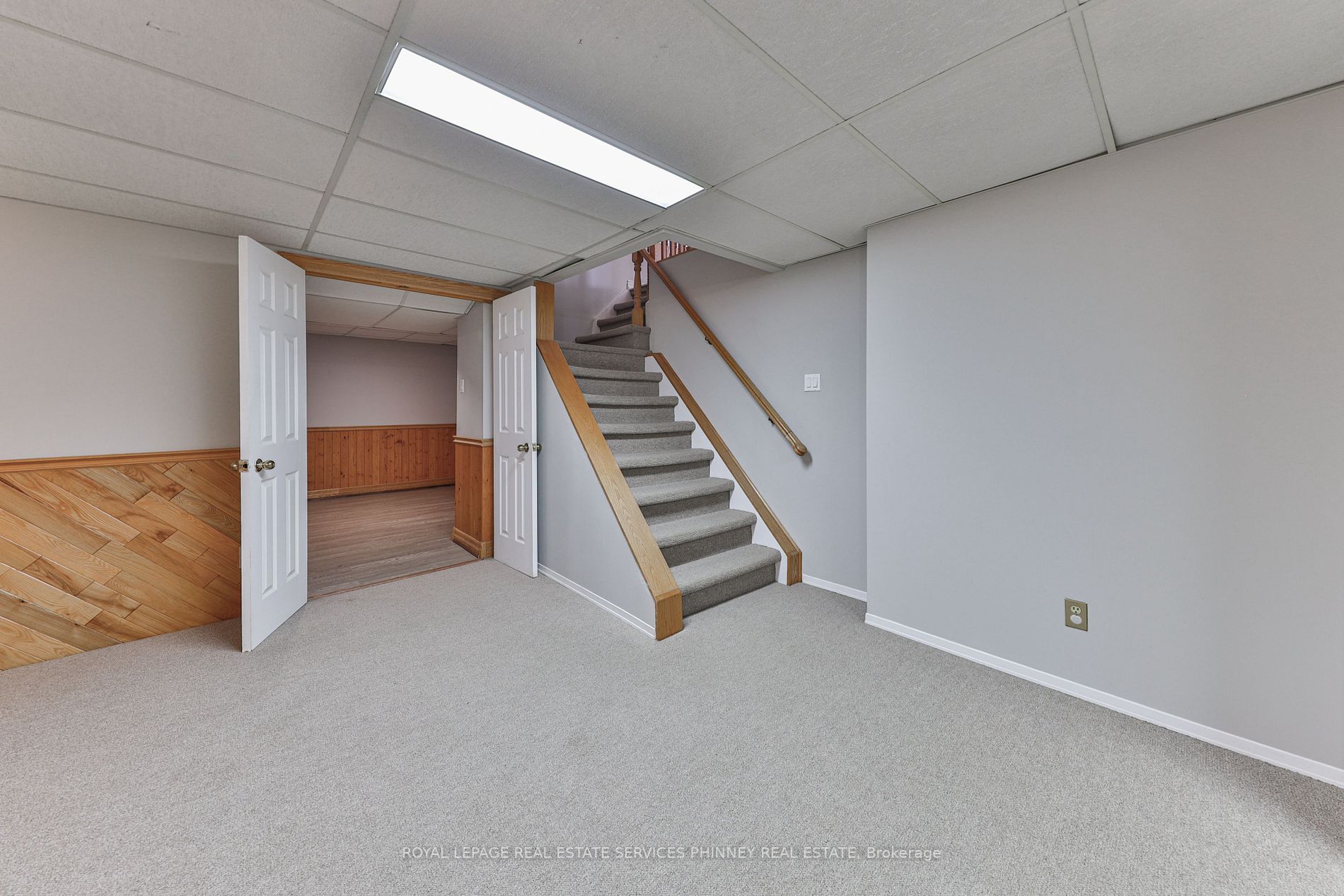 2105 Stonehouse Cres