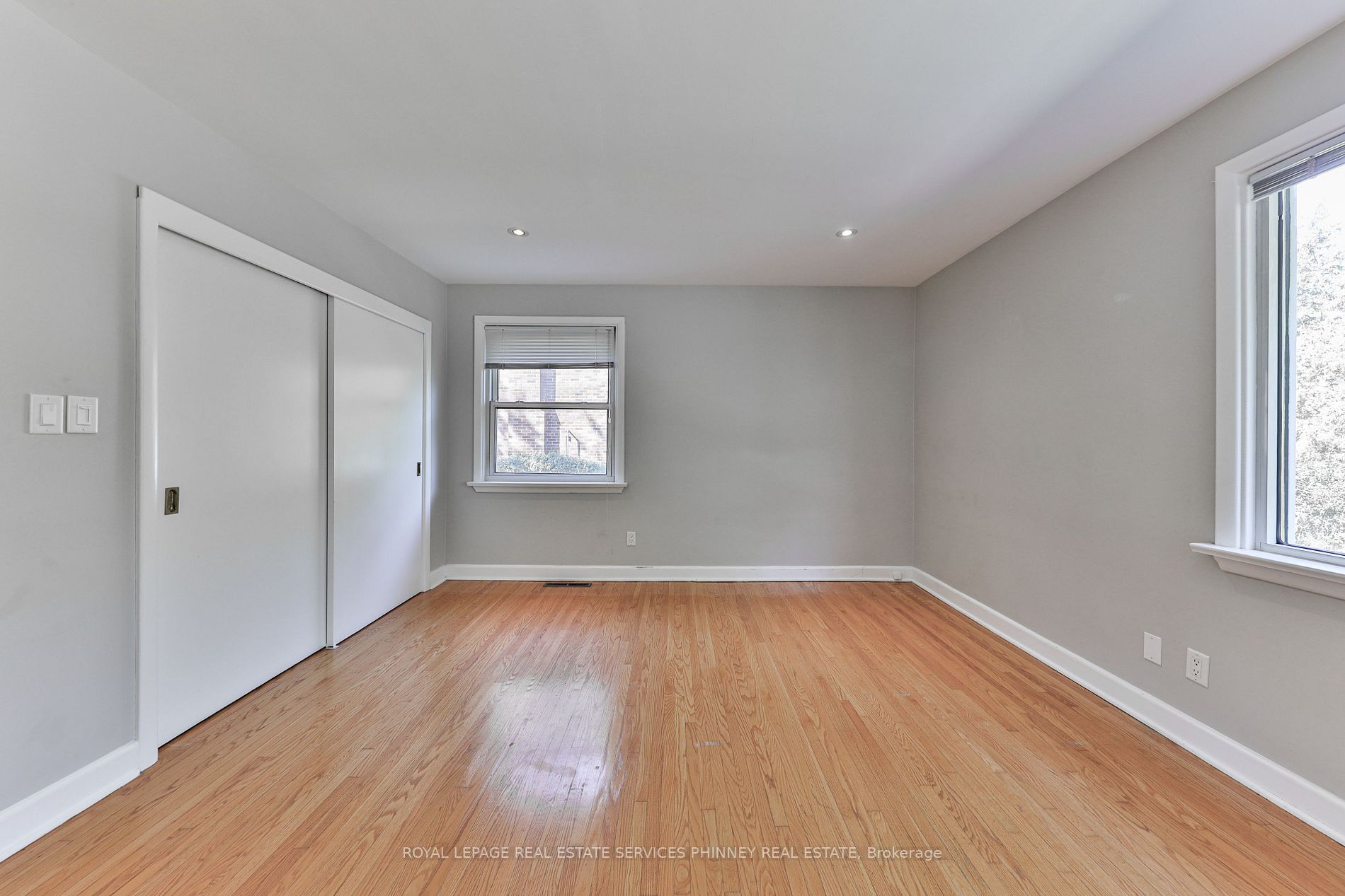 2105 Stonehouse Cres