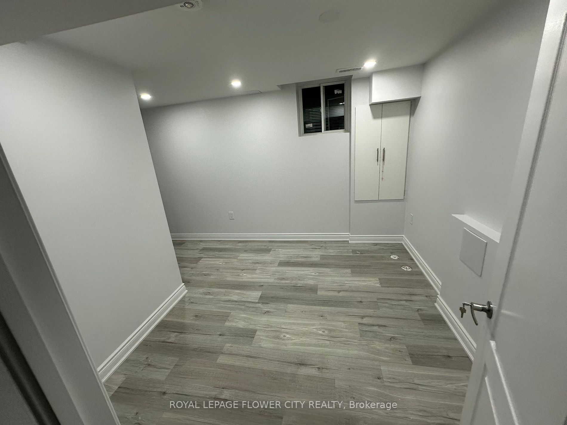 26 Hellyer Ave Basement