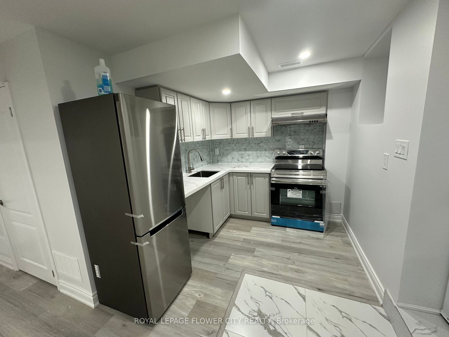 26 Hellyer Ave Basement