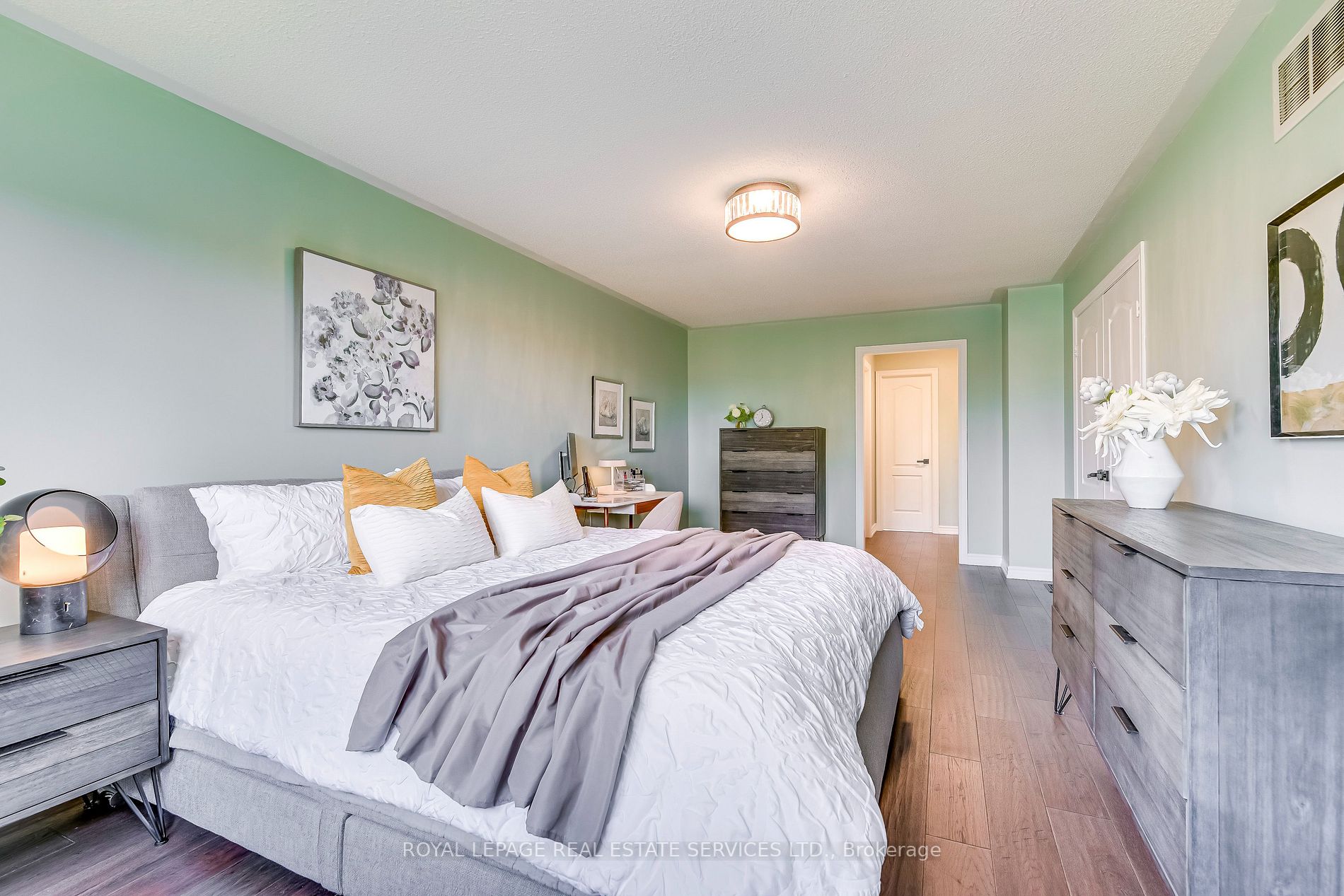 1473 Silky Rose Court