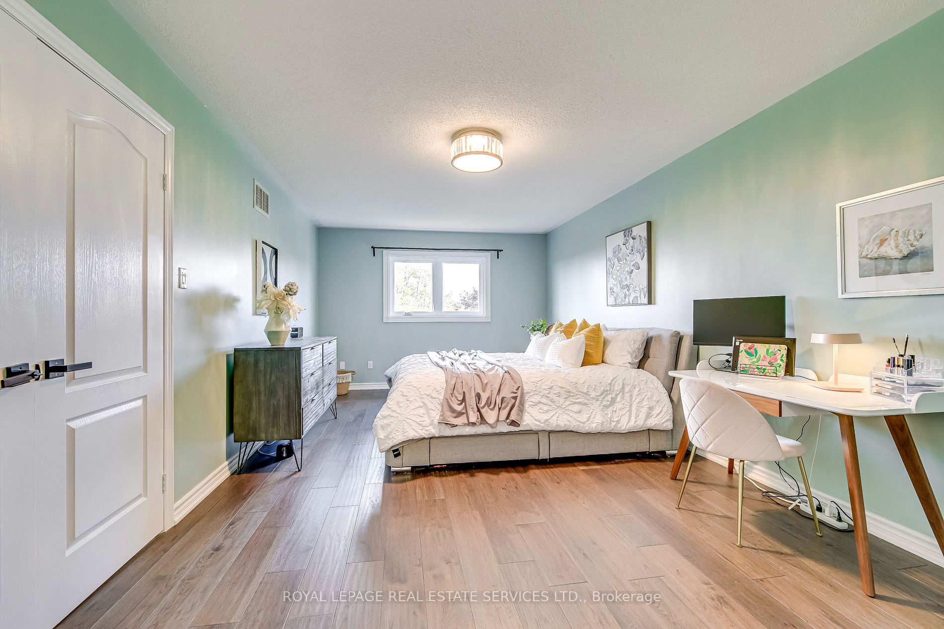 1473 Silky Rose Court
