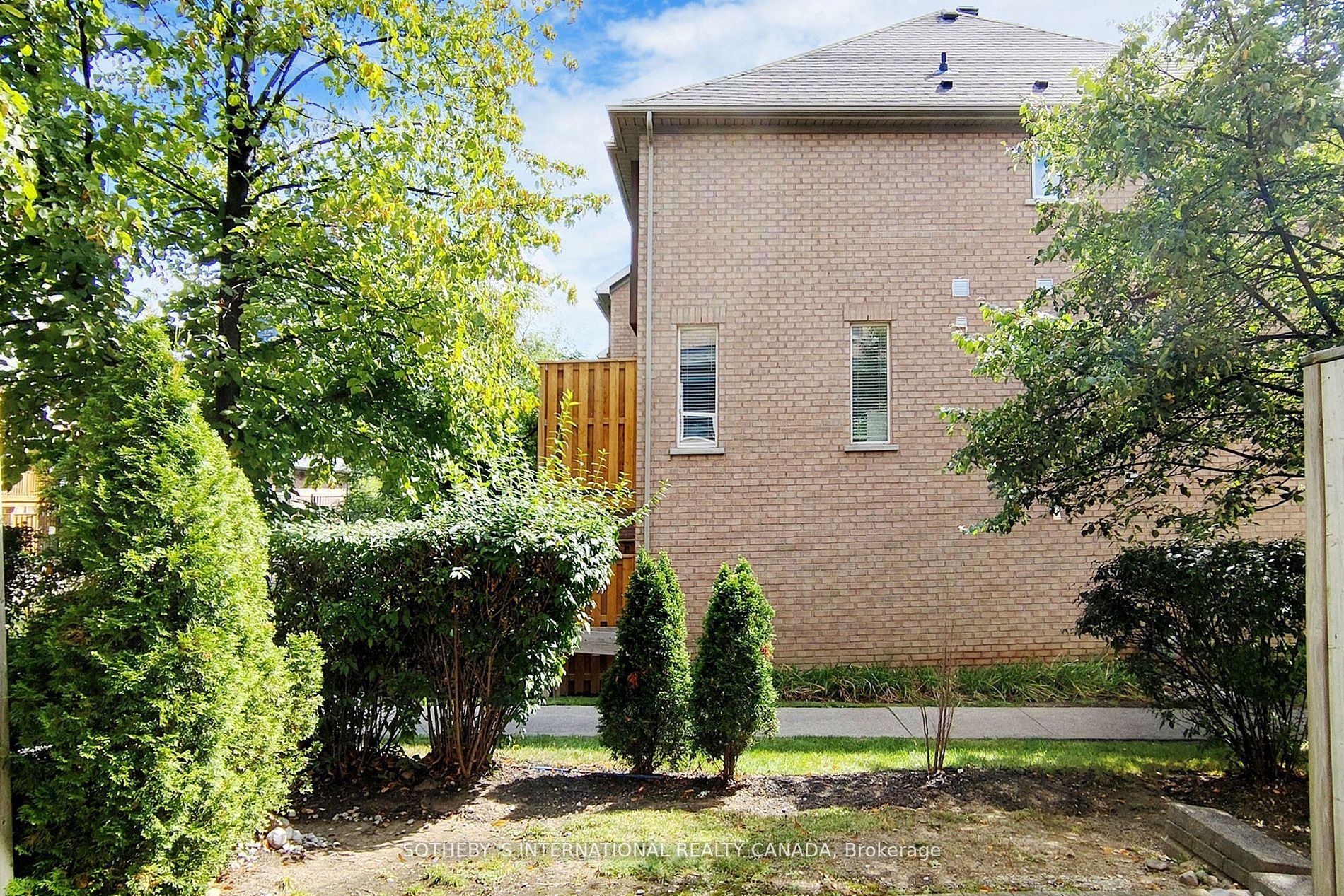 50 Strathaven Dr, #119